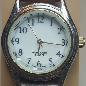 🦋10/$20🦋 Advance White Stag Silver/White Leather Women's Watch w/Night Light